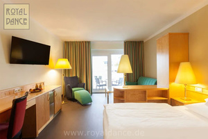 Zimmerbeispiel Doppelzimmer mit Balkon zum Meer