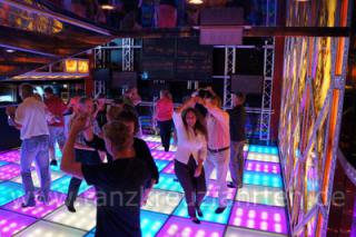 Tanzkurs in der Disco an Bord einer ROYALDANCE Tanzkreuzfahrt 